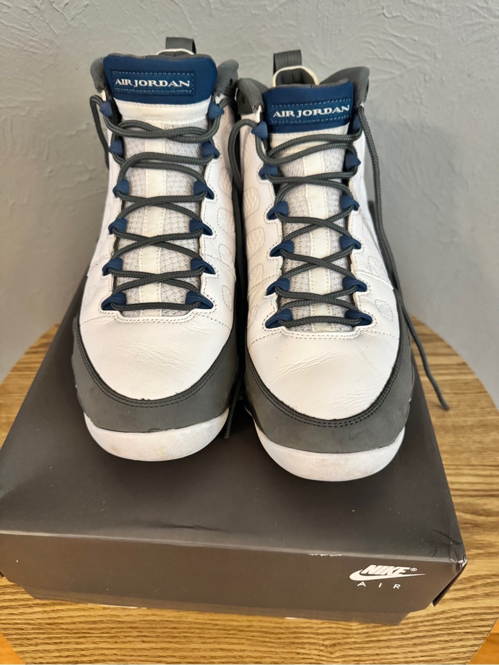 Like New! Men’s Air Jordan 9 Retro High-Top Sneakers!